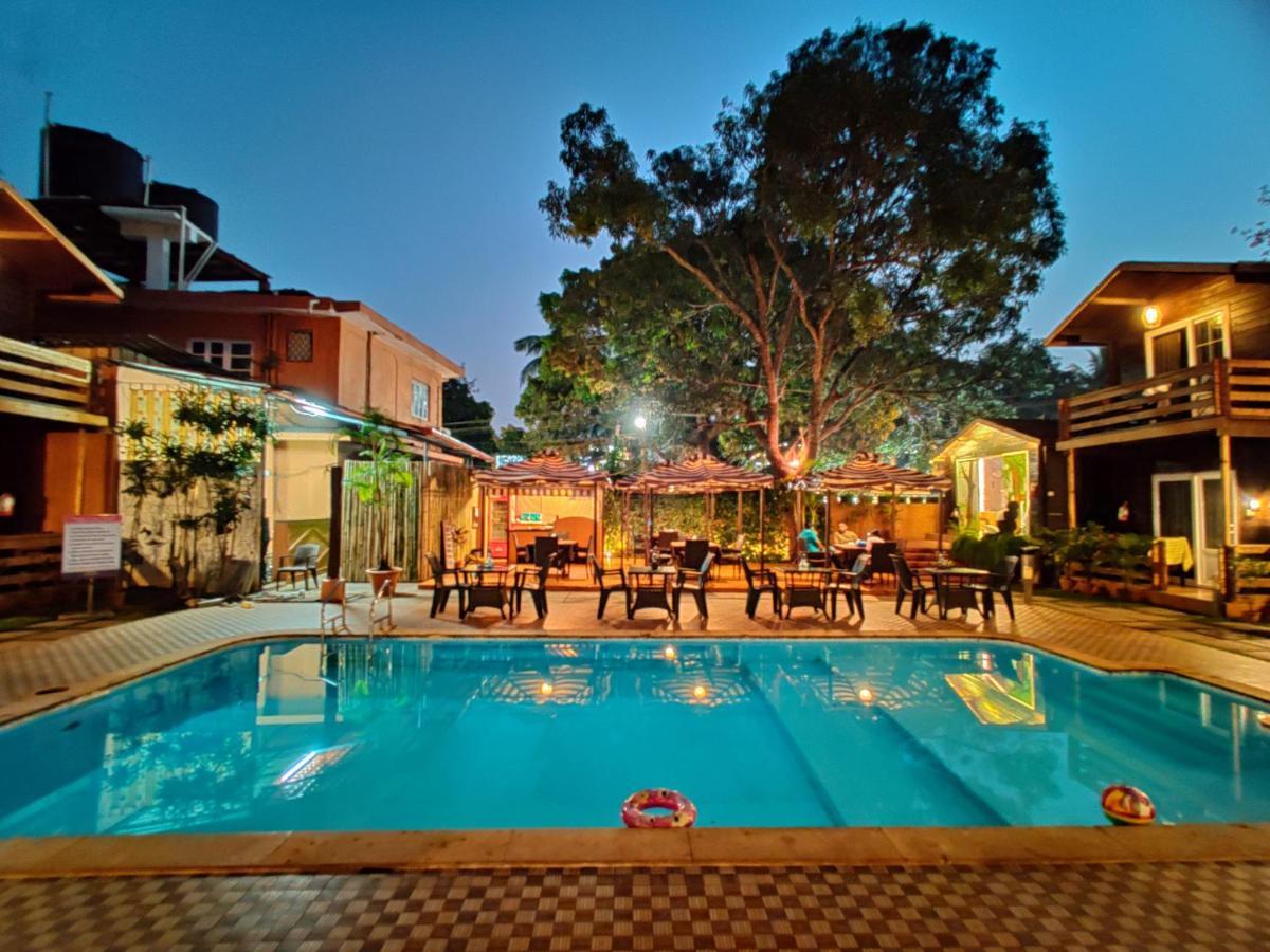 Chalet La Vie Woods- Couples/families Only